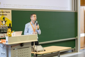 René Mayrhofer: What can we learn from Android for other embedded Linux systems security? - © Johannes Teichert