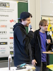 Michael Ehrenreich und Peter Pötzi: C-ITS: Mit einem ESP32 Ampeln, Straßenbahnen und Autos tracken - © Johannes Teichert