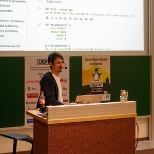 Manfred Scheucher: Mathematische OSS in der Praxis: Logik, Optimierung, Graphentheorie und mehr mit SageMath - © Maximilian Gorfer