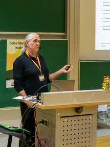 Hermann Maier: Warum müssen wir (noch) Windows verwenden? Erfahrungen zum langfristigen Einsatz von Linux in Kleinunternehmen - © Maximilian Gorfer